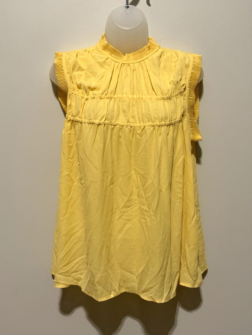 Max Studio Medium Cornsilk Yellow Sleeveless Lightweight Ruffle Office Top NWT